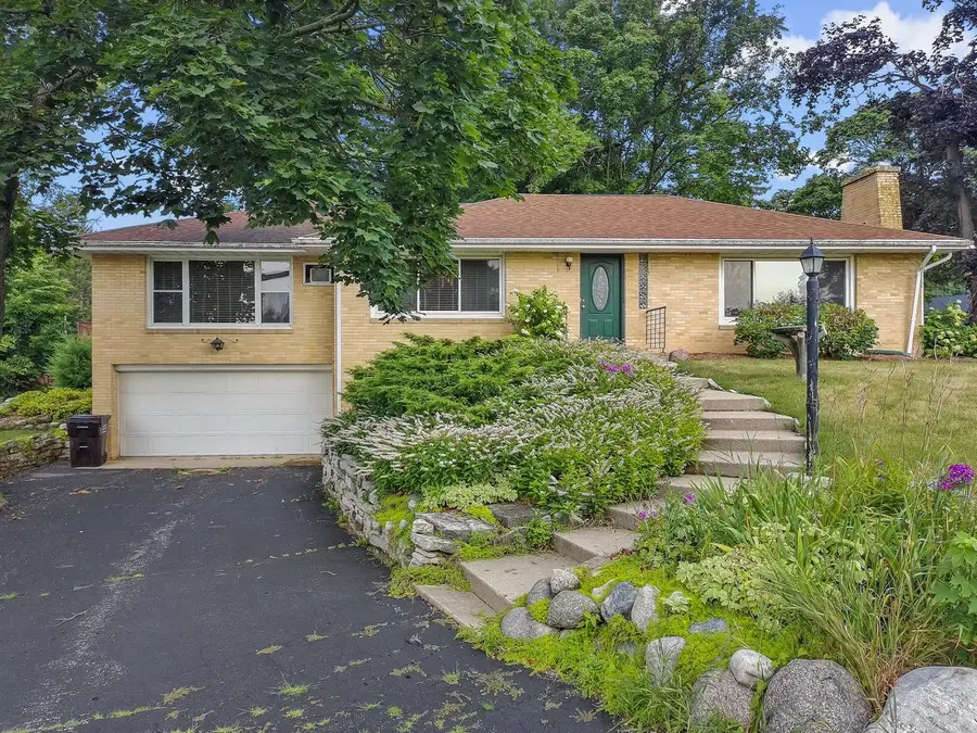 130 Sky LANE, Lake Geneva, WI 53147 - #2