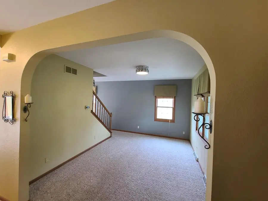 W220S3864 Crestview DRIVE, Waukesha, WI 53189 - #2