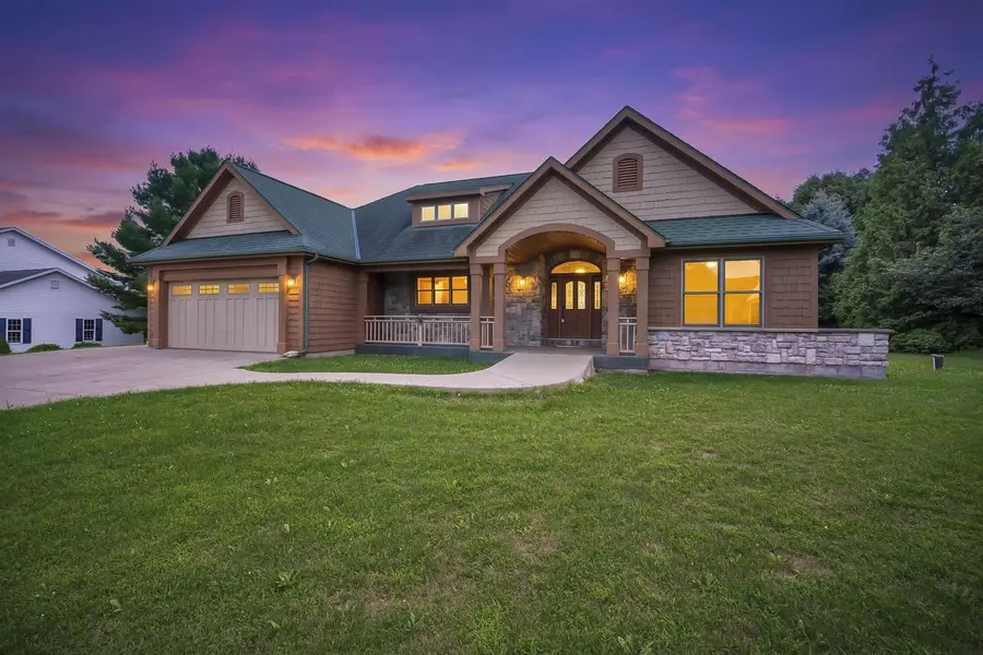 W2261 E Oak Ridge DRIVE, Oconomowoc, WI 53066 - #2