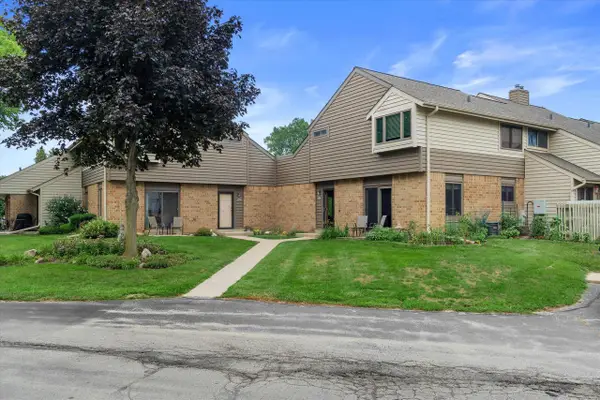 3807 W College AVENUE, Milwaukee, WI 53221