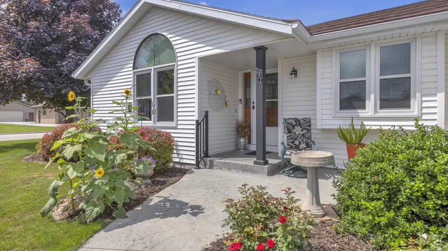 131 Menominee DRIVE, Sheboygan Falls, WI 53085 - #2