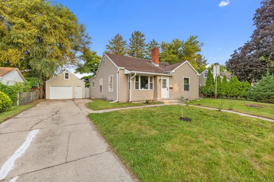 206 N Van Buren STREET, Elkhorn, WI 53121 - #2