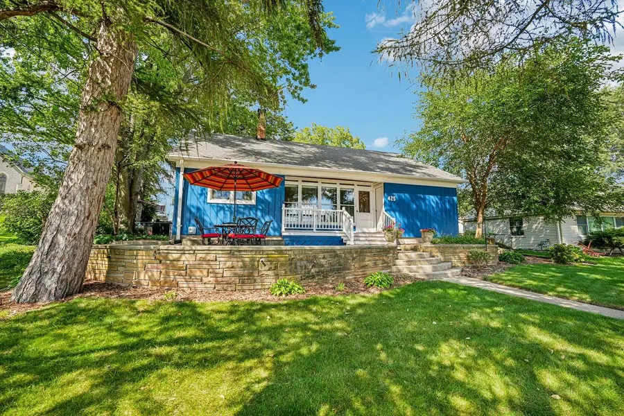 425 W Wisconsin AVENUE, Pewaukee, WI 53072 - #3