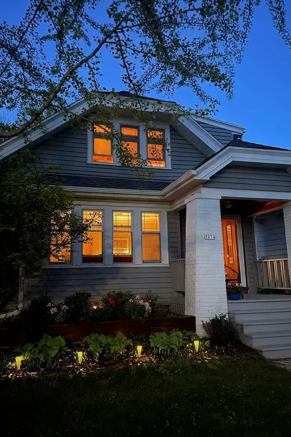 5074 N Hollywood AVENUE, Whitefish Bay, WI 53217