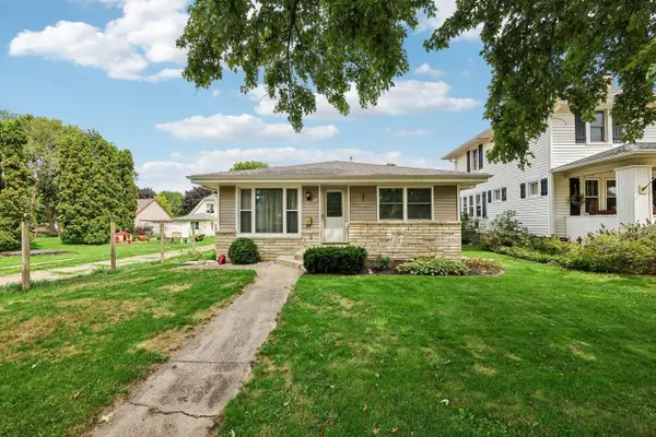146 Harrison AVENUE, Waukesha, WI 53186