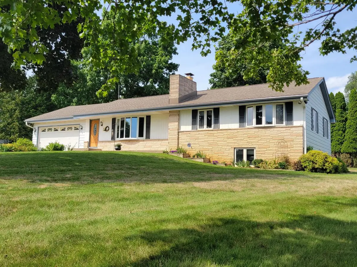 N7928 Green Tree LANE, Oconomowoc, WI 53066 - #1