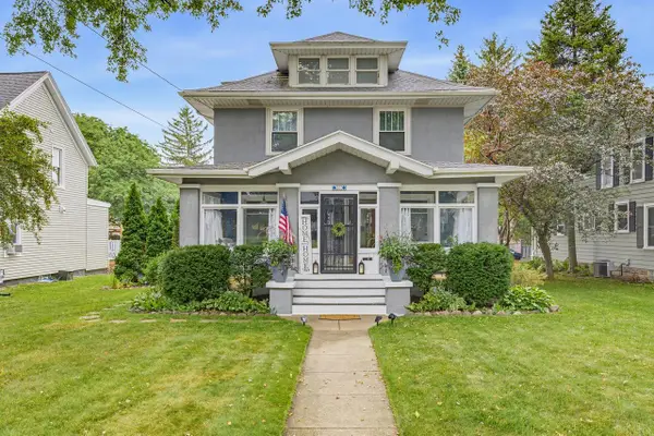 322 Grand AVENUE, Hartford, WI 53027