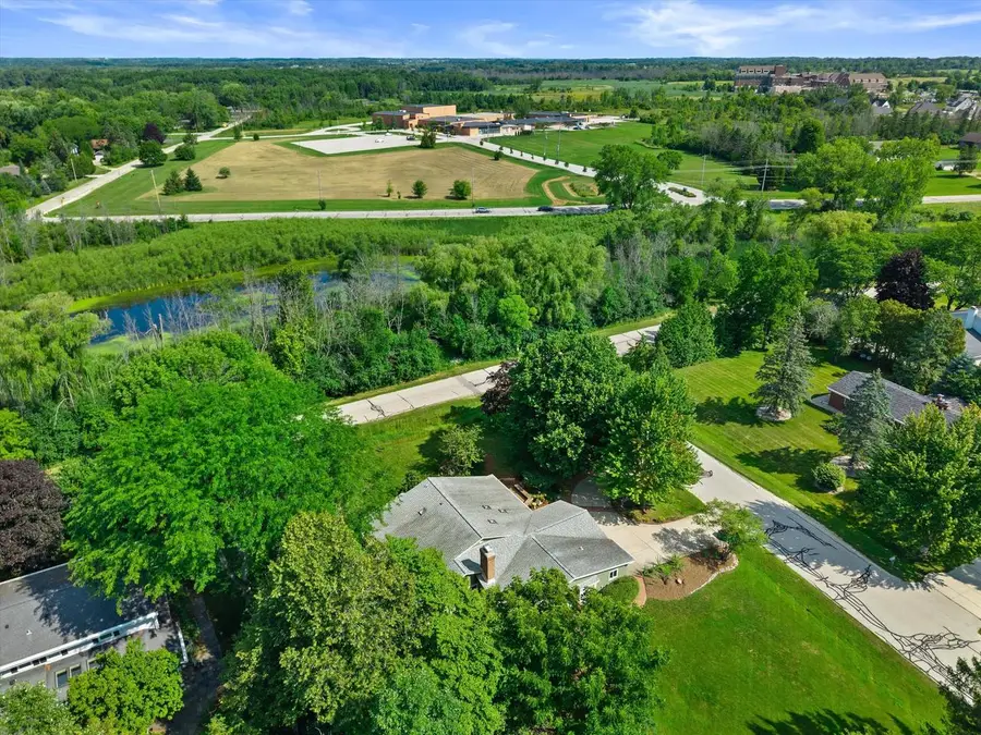 12655 N River Forest CIRCLE, Mequon, WI 53092 - #2