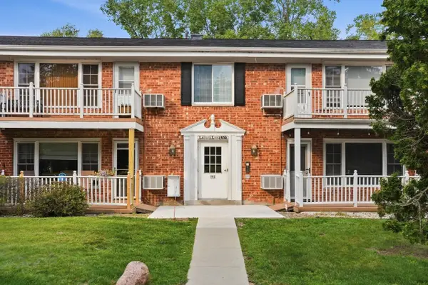 502 Laurel Lake ROAD #2, Thiensville, WI 53092