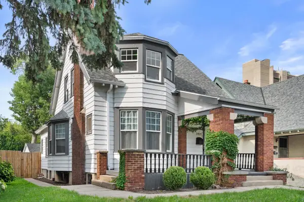 1814 E Kenwood BOULEVARD, Milwaukee, WI 53211