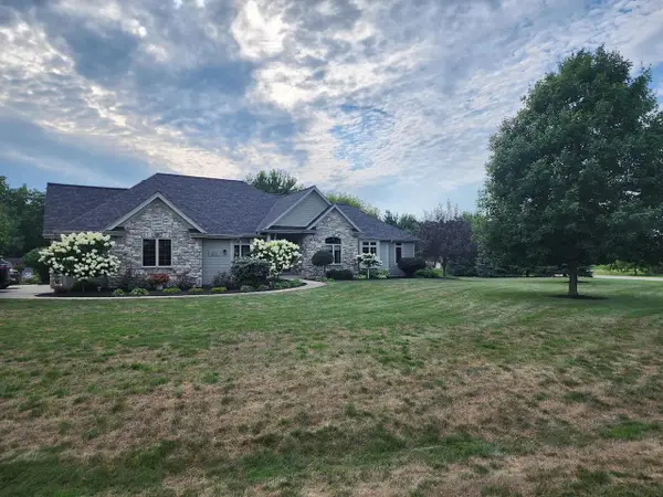 W383N8625 Blue River PASS, Oconomowoc, WI 53066