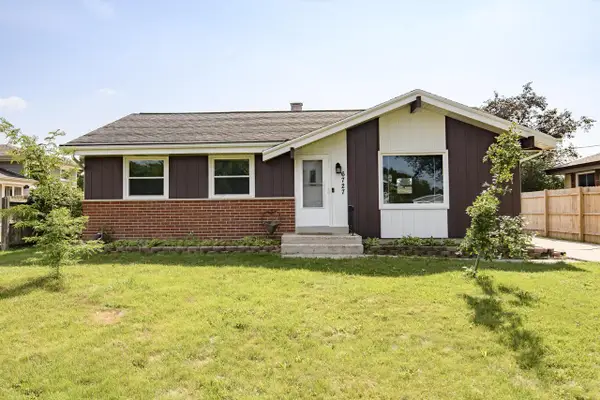 6727 Lone Elm Dr, Racine, WI 53402
