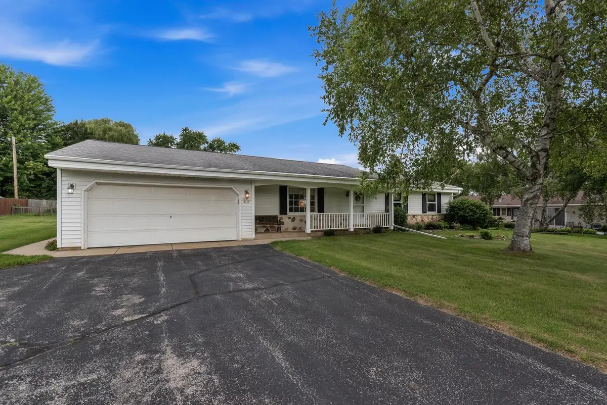 W154N6431 Marvel DRIVE, Menomonee Falls, WI 53051 - #1