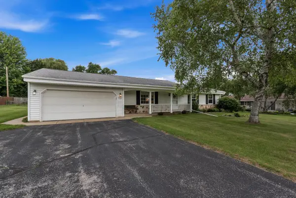 W154N6431 Marvel DRIVE, Menomonee Falls, WI 53051