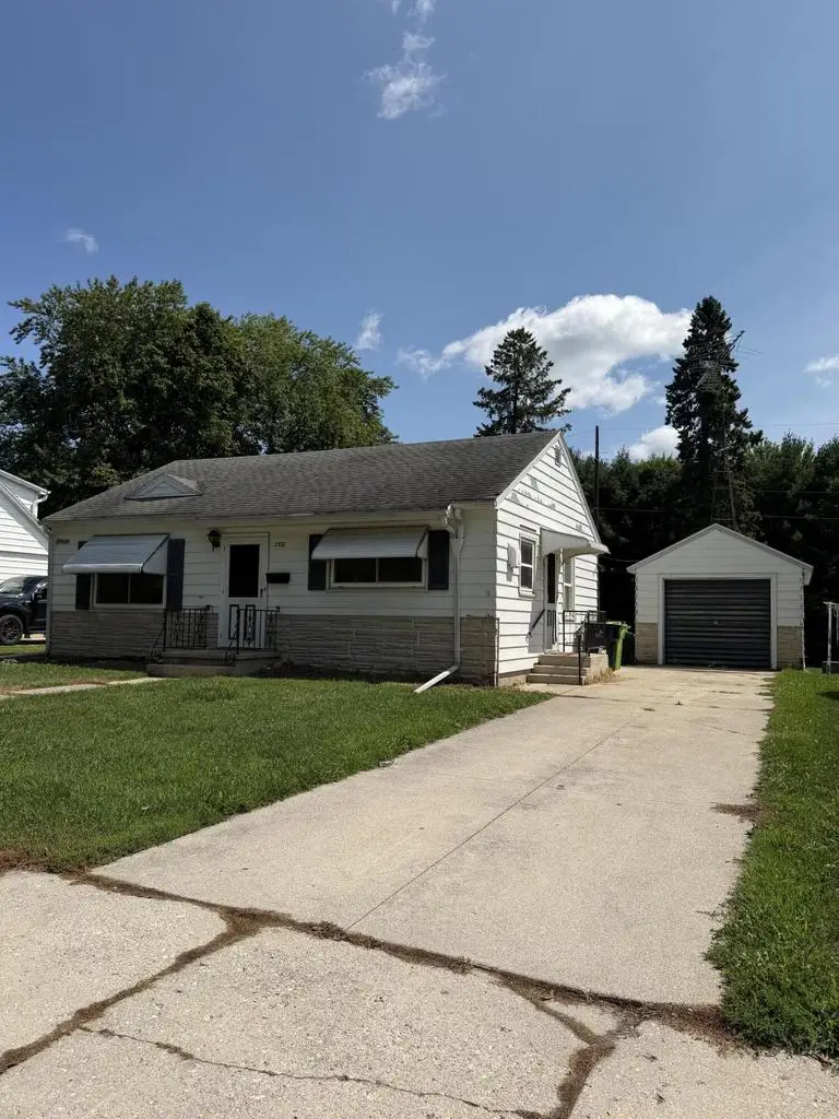 2332 Van Buren STREET, New Holstein, WI 53061 - #2