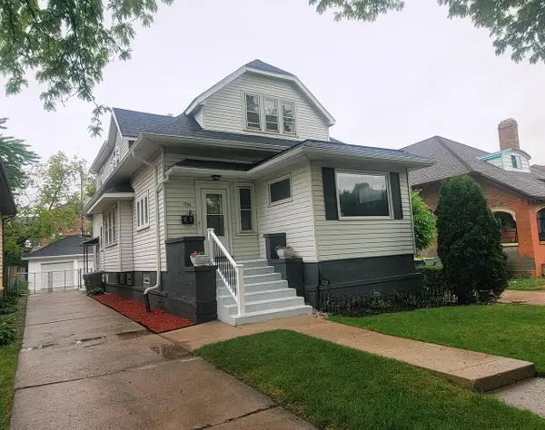 1723 S Layton BOULEVARD, Milwaukee, WI 53215