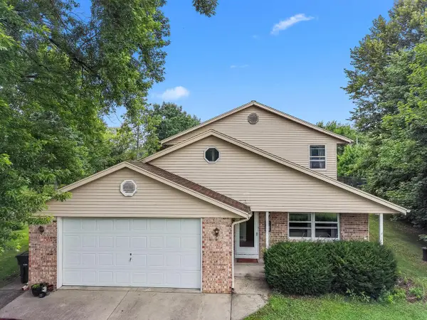 S89W23060 King PARKWAY, Big Bend, WI 53103