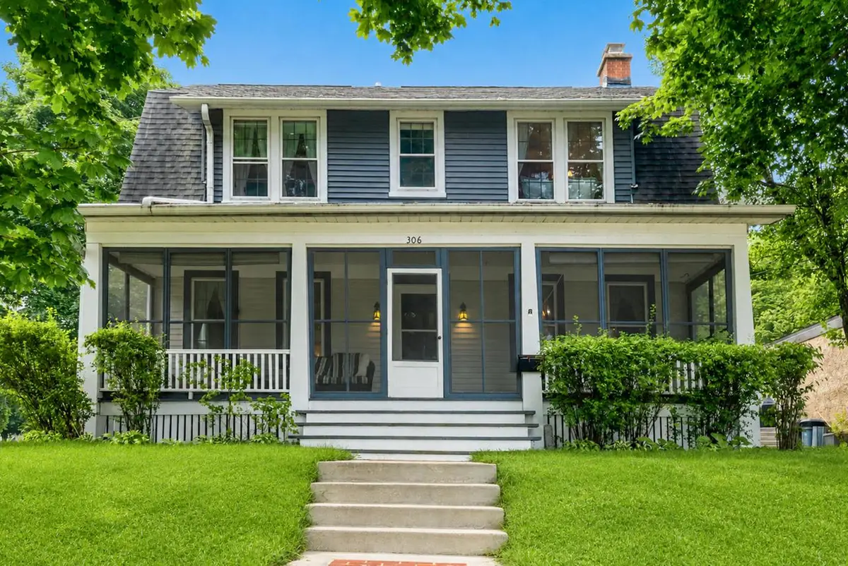 306 Park AVENUE, Pewaukee, WI 53072 - #1