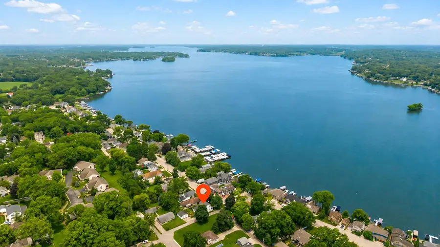 306 Park AVENUE, Pewaukee, WI 53072 - #2