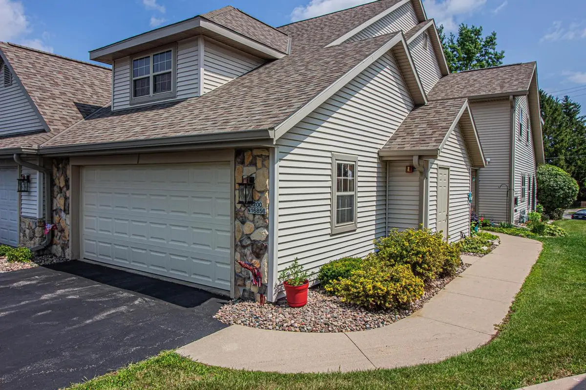 W200N16856 Park COURT #4, Jackson, WI 53037 - #1