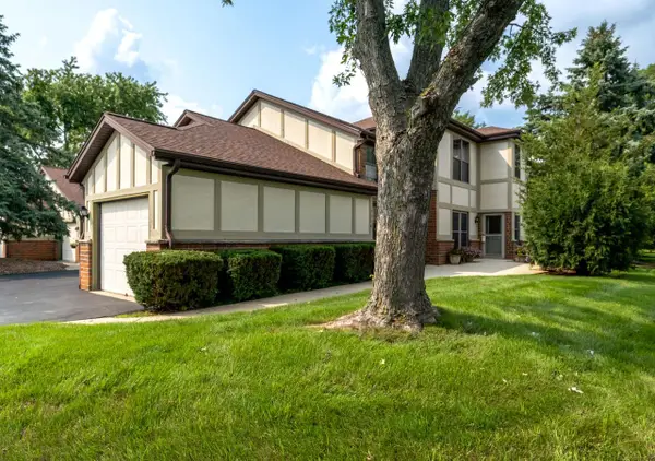 8110 S Forest Hills CIRCLE, Franklin, WI 53132