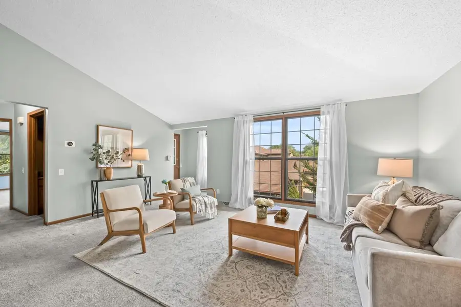 8110 S Forest Hills CIRCLE, Franklin, WI 53132 - #3