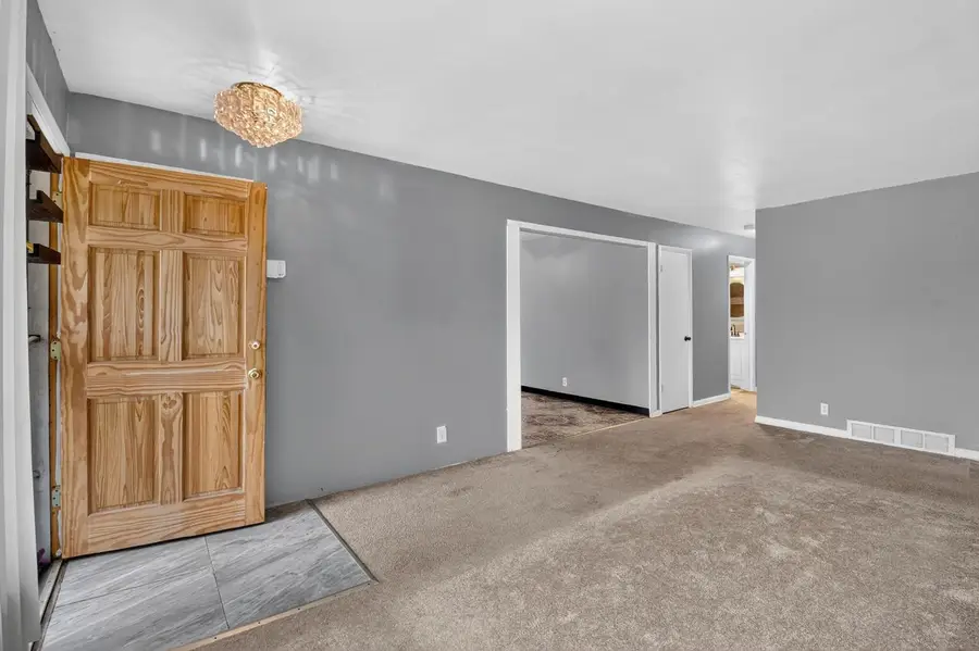 7509 W Carmen AVENUE, Milwaukee, WI 53218 - #3