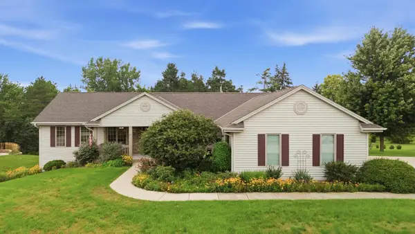 4820 W Alesci DRIVE, Franklin, WI 53132