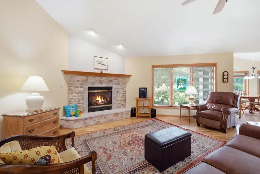 4820 W Alesci DRIVE, Franklin, WI 53132 - #3