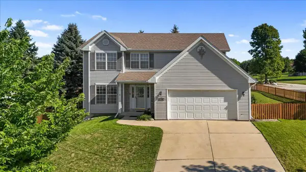 1136 Garfield LANE, Hartford, WI 53027