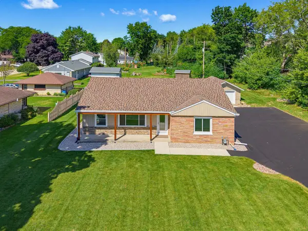 W240N6309 Maple AVENUE, Sussex, WI 53089