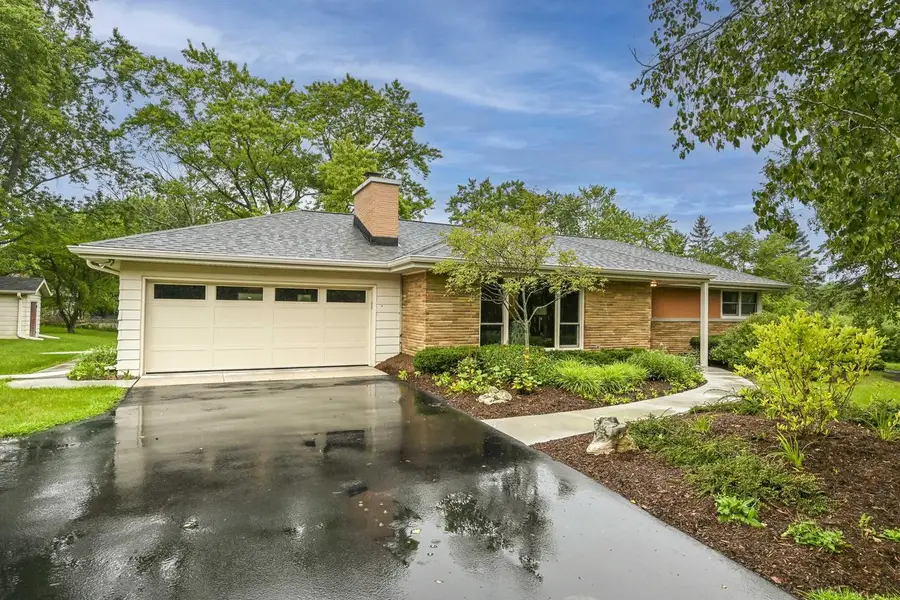 4615 W Sunnydale LANE, Mequon, WI 53092 - #2