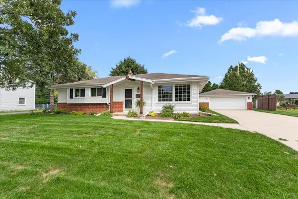 W244N6564 Westchester DRIVE, Sussex, WI 53089