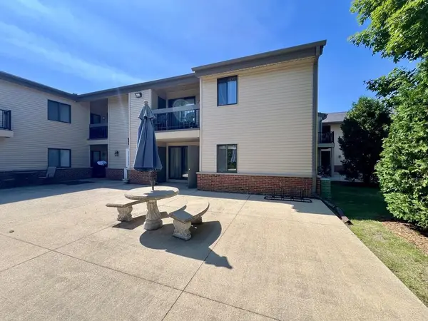 1061 Regent ROAD #612, Oconomowoc, WI 53066