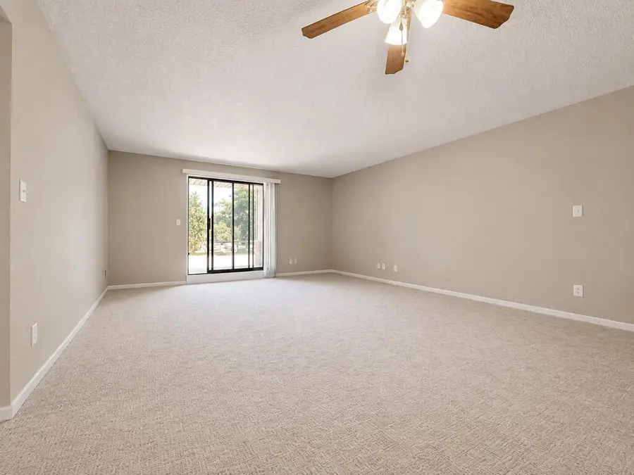 1061 Regent ROAD #612, Oconomowoc, WI 53066 - #2