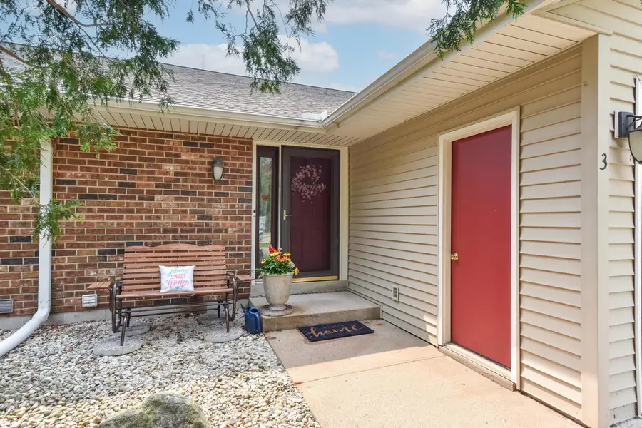 N49W36111 Nottingham LANE #3, Oconomowoc, WI 53066 - #2