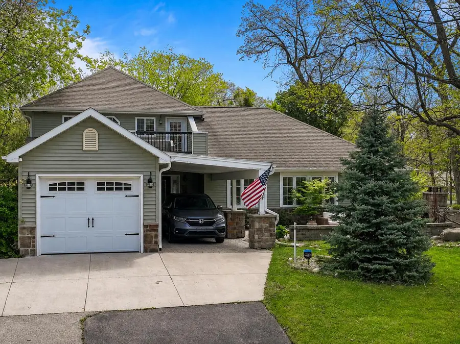 1069 Sauganash DRIVE, Fontana, WI 53125 - #2