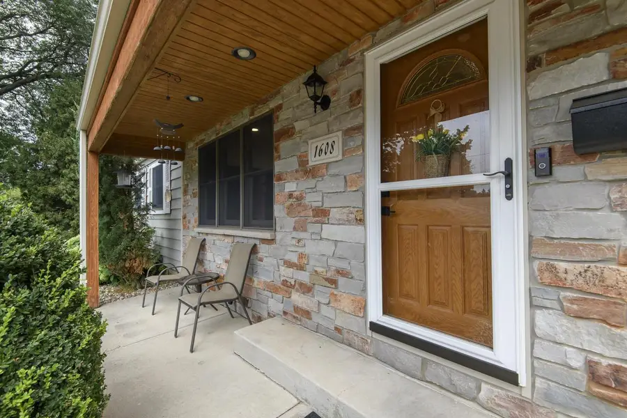 1608 Beverly LANE, West Bend, WI 53090 - #3