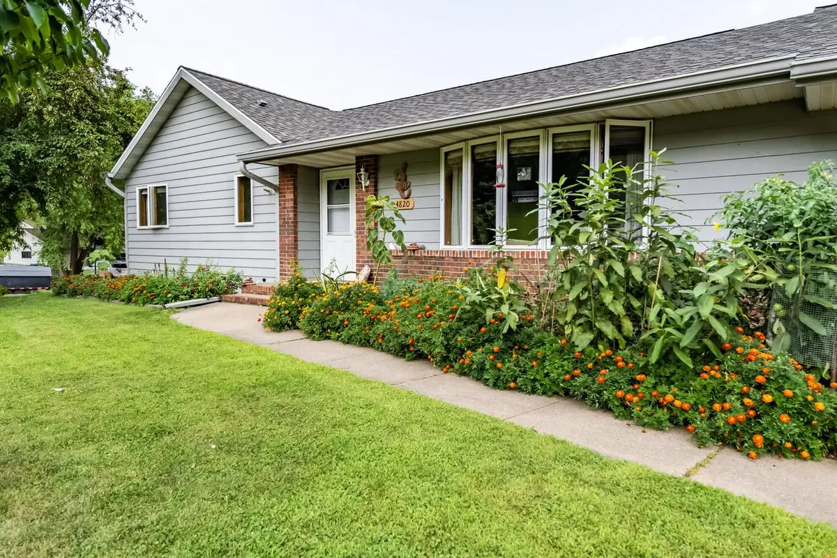 4820 13th STREET, Goodview, MN 55987 - #1