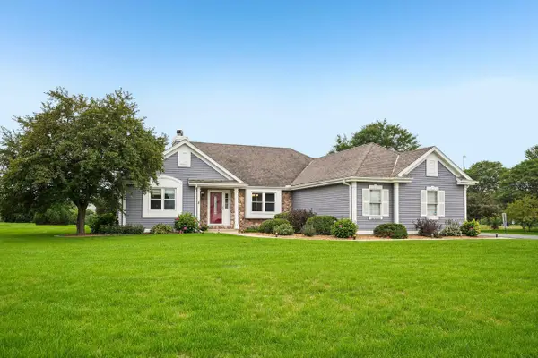 N64W13863 Cobblestone DRIVE, Menomonee Falls, WI 53051