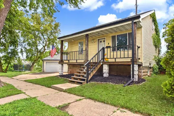 3678 S Bombay AVENUE, Saint Francis, WI 53235