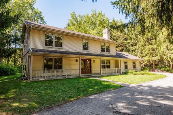 S67W24425 Skyline AVENUE, Waukesha, WI 53189