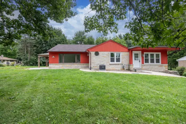 N69W20947 Pleasant STREET, Menomonee Falls, WI 53051