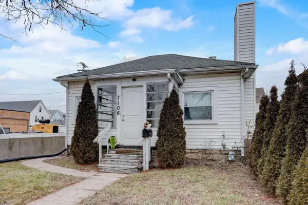 7106 W National AVENUE, West Allis, WI 53214