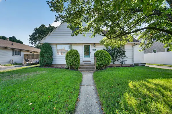 4310 S Iowa AVENUE, Saint Francis, WI 53235