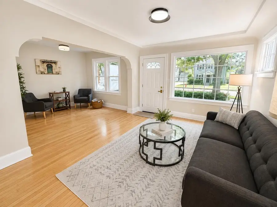 4937 N Hollywood AVENUE, Whitefish Bay, WI 53217 - #2