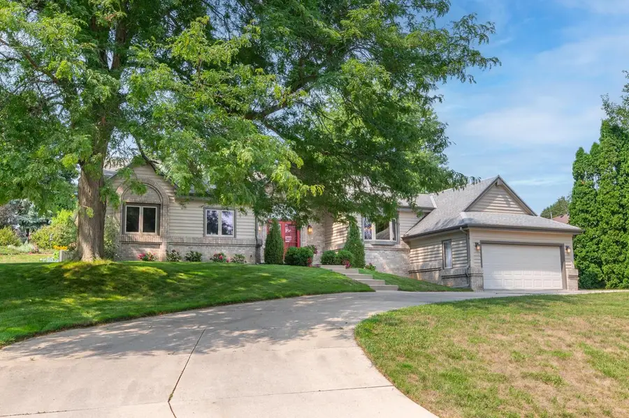 16520 W Heatherly DRIVE, New Berlin, WI 53151 - #2