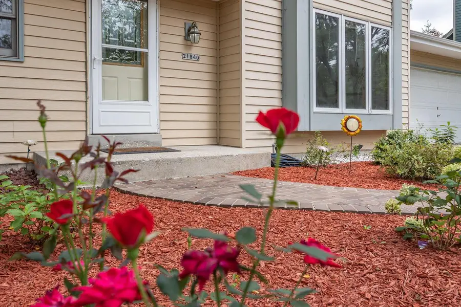 21840 Doneswood DRIVE, Waukesha, WI 53186 - #2