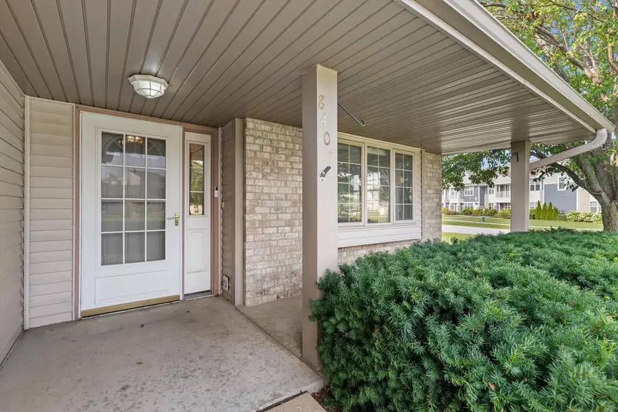 8407 S Cortland DRIVE, Oak Creek, WI 53154 - #2