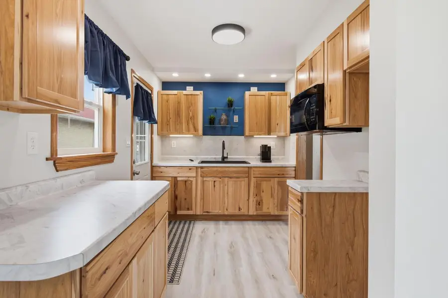 2023 E Tripoli AVENUE, Saint Francis, WI 53235 - #3